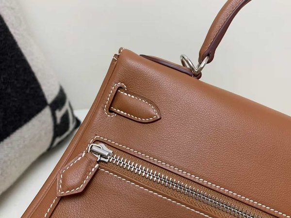 Hermès Kelly Lakis 28 Swift Gold x Palladium Hardware