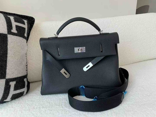 Hermès Kelly 42 Togo Noir x Palladium Hardware