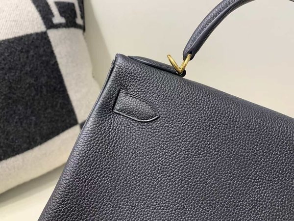 Hermès Kelly 28 Sellier Epsom Noir x Gold Hardware