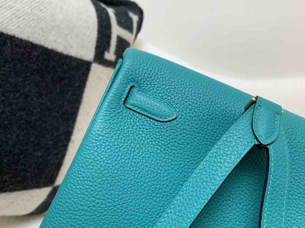 Hermès Kelly Ado 22 Togo Verona Green x Gold Hardware