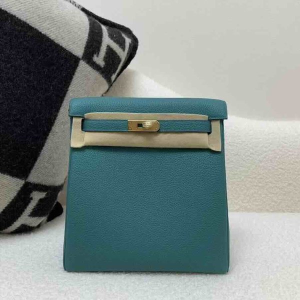 Hermès Kelly Ado 22 Togo Verona Green x Gold Hardware