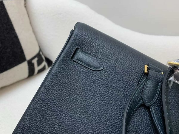 Hermès Kelly Ado 22 Togo 6O Pine Green x Gold Hardware