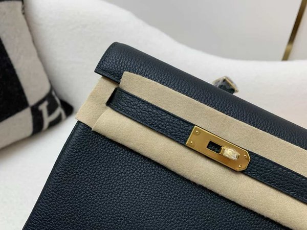 Hermès Kelly Ado 22 Togo 6O Pine Green x Gold Hardware