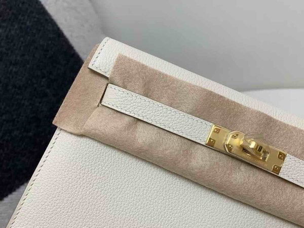 Hermès Kelly Danse Evercolor Nata x Gold Hardware