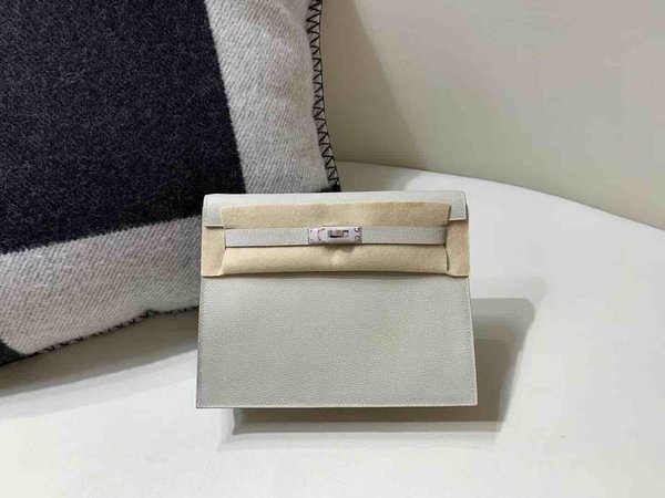 Hermès Kelly Danse 22 Evercolor Beton x Palladium Hardware