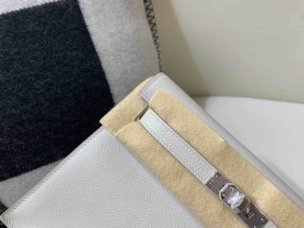 Hermès Kelly Danse 22 Evercolor Pearl Grey x Palladium Hardware