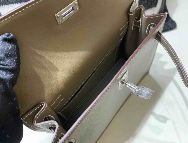 Hermès Kelly Danse 22 Swift Etoupe x Palladium Hardware