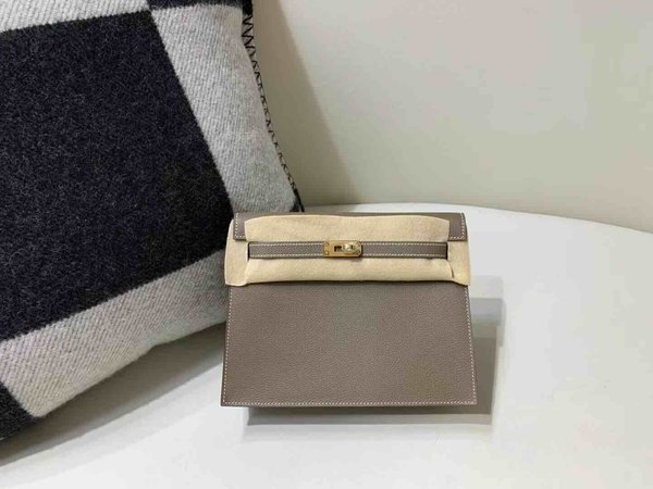 Hermès Kelly Danse Evercolor Etoupe Gold Hardware