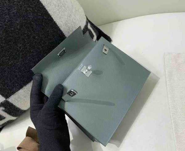 Hermès Kelly Danse 22 Evercolor Vert Amande x Palladium Hardware