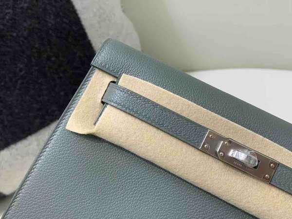 Hermès Kelly Danse 22 Evercolor Vert Amande x Palladium Hardware