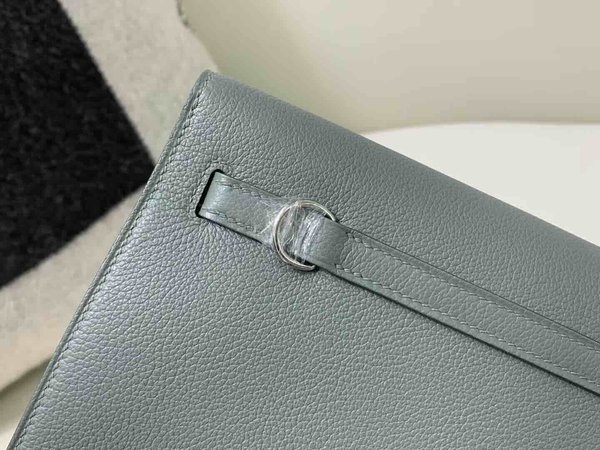 Hermès Kelly Danse 22 Evercolor Vert Amande x Palladium Hardware