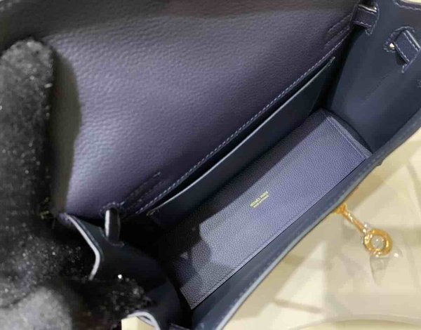 Hermès Kelly Danse 22 Evercolor Bleu Nuit x Gold Hardware