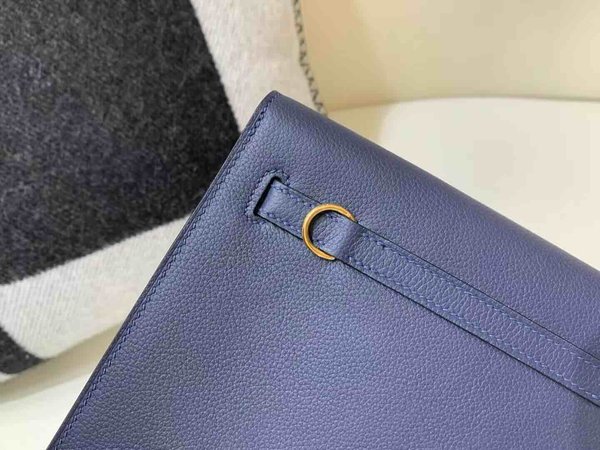 Hermès Kelly Danse 22 Evercolor Bleu Nuit x Gold Hardware