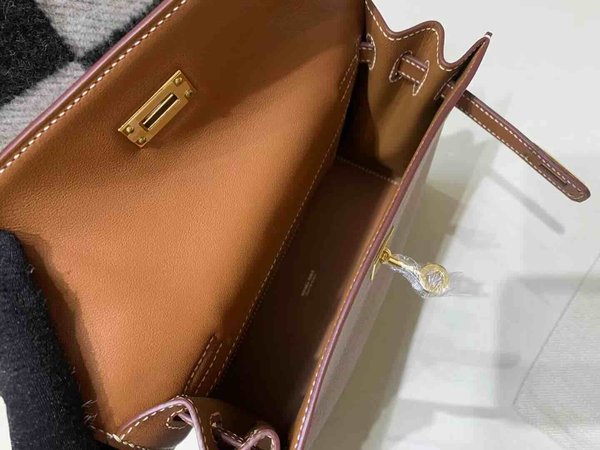 Hermès Kelly Danse 22 Swift Gold x Gold Hardware