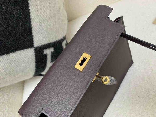 Hermès Kelly Danse 22 Evercolor Saddle Brown x Gold Hardware