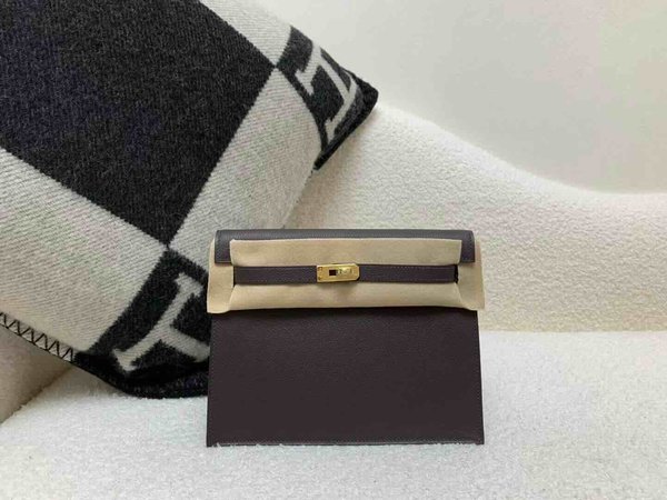 Hermès Kelly Danse 22 Evercolor Saddle Brown x Gold Hardware