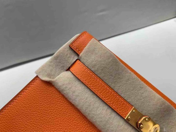 Hermès Kelly Danse 22 Evercolor Orange x Gold Hardware