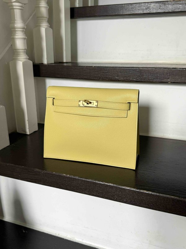 Hermès Kelly Danse II Evercolor Souffre x Gold Hardware
