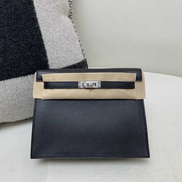 Hermès Kelly Danse Evercolor Noir x Palladium Hardware