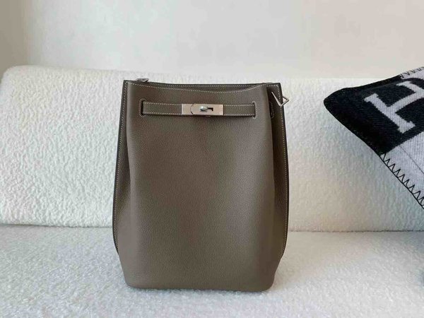 Hermès So Kelly 22 Togo Etoupe x Palladium Hardware