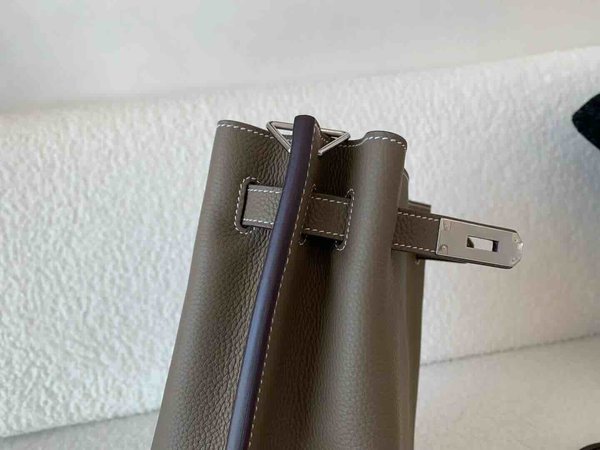 Hermès So Kelly 22 Togo Etoupe x Palladium Hardware