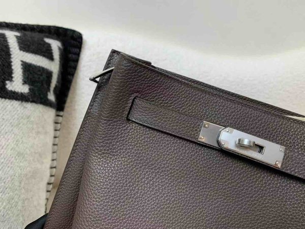 Hermès So Kelly 22 Togo Chocolate (Interior Gold) x Palladium Hardware