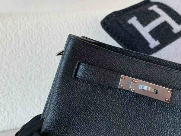 HermèsSo Kelly 22 Togo Noir x Palladium Hardware