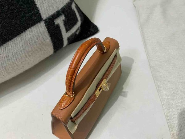 Hermès Mini Kelly II Touch Madame & Crocodile Gold x Gold Hardware