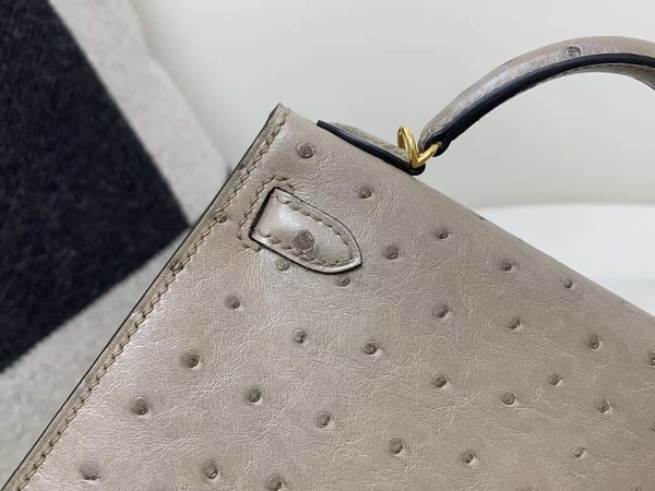 Hermès Kelly Mini II ostrich Gris Tourterelle x Gold hardware