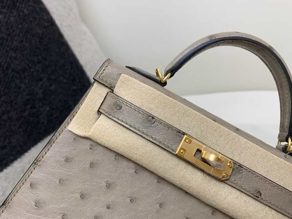 Hermès Kelly Mini II ostrich Gris Tourterelle x Gold hardware