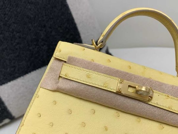 Hermès Kelly Mini II 20 Ostrich Jaune Poussin x Gold Hardware