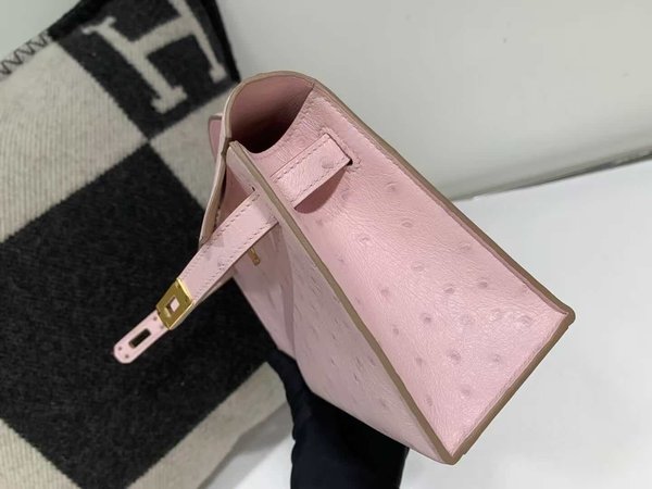 Hermès Kelly Pochette Ostrich Rose Sakura x Gold Hardware