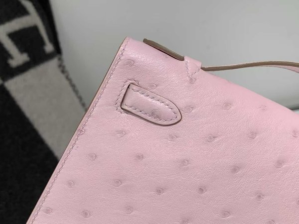 Hermès Kelly Pochette Ostrich Rose Sakura x Gold Hardware