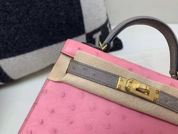 Hermès Mini Kelly II 20 Ostrich Rose Sakura with Etoupe Trim x Gold Hardware
