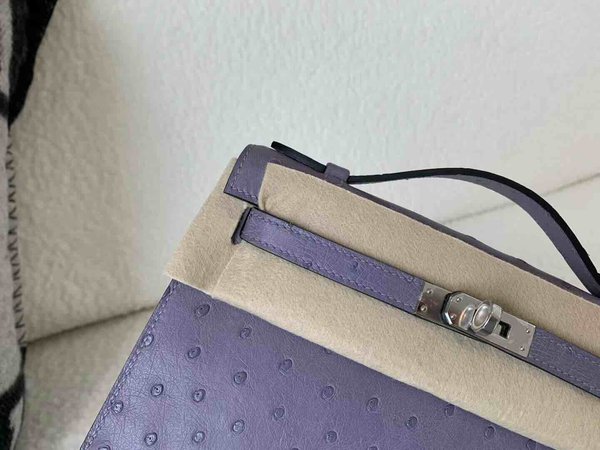 Hermès Pochette Ostrich Lavender Purple x Palladium Hardware