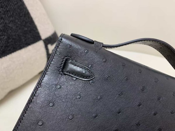 Hermès Kelly Pochette Ostrich Noir x Gold Hardware