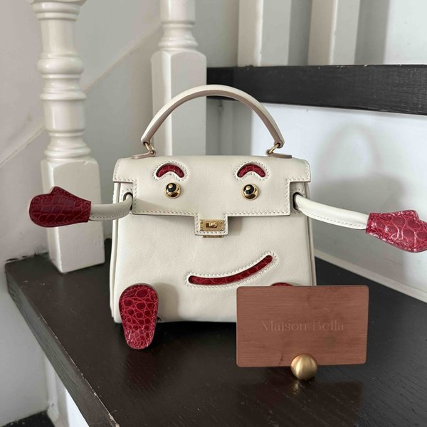 Hermès Kelly Doll Craie Swift with Rouge H Alligator Details and Gold Hardware