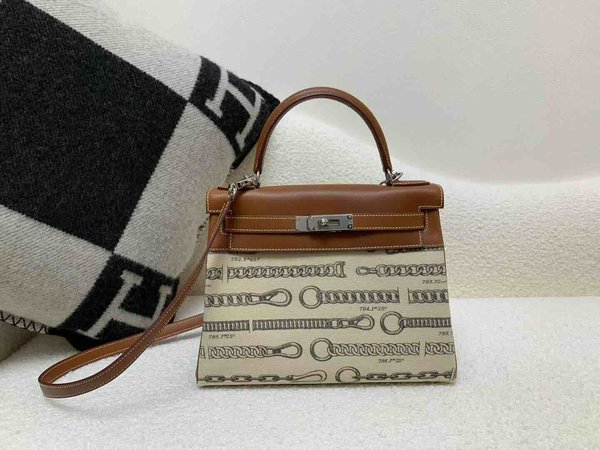 Hermès KELLY 28 TOILE DE CAMP DÉCHAÎNÉE & FAUVE BARÉNIA RETOURNÉ PALLADIUM HARDWARE