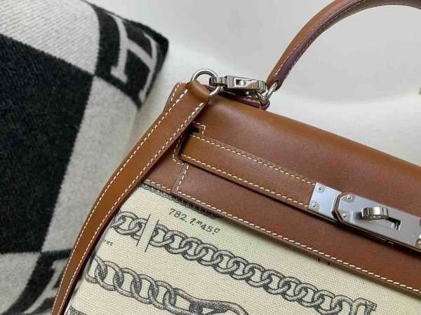Hermès KELLY 28 TOILE DE CAMP DÉCHAÎNÉE & FAUVE BARÉNIA RETOURNÉ PALLADIUM HARDWARE