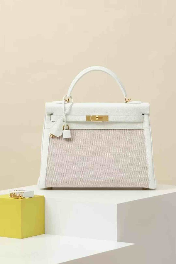 Hermès Kelly 28 Toile Canvas / Blanc Écru Epsom x Gold Hardware