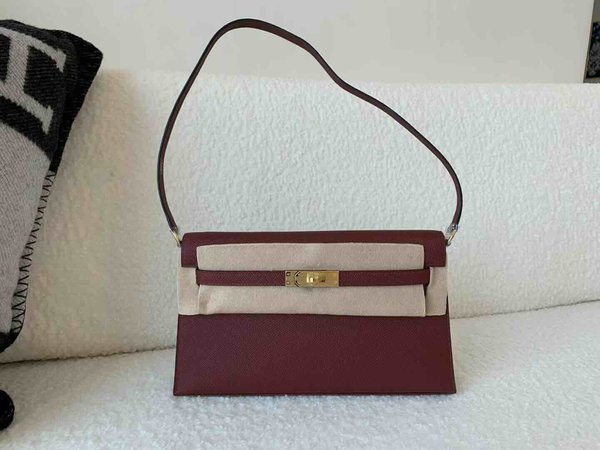 Hermès Kelly Elan 27 Epsom Bordeaux x Gold Hardware