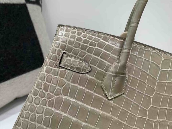 Hermès Birkin 30 Gris Tourterelle Shiny Porosus Crocodile / Gold Hardware