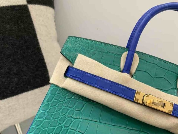 Hermès Birkin 25 Touch Vert Cypres & Bleu Electrique Matte Alligator x Gold Hardware