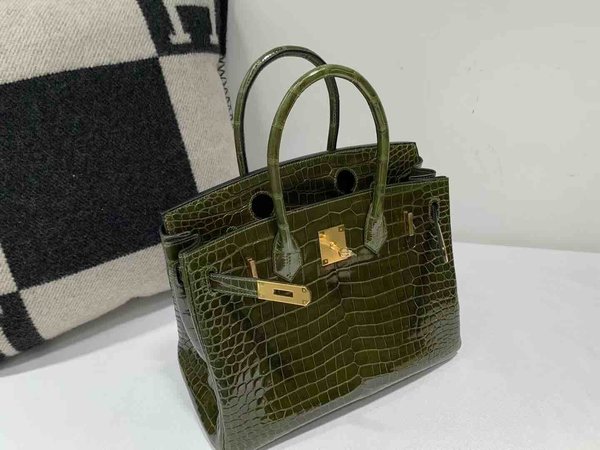 Hermès Birkin 30 Shiny Porosus Crocodile Vert Olive x Gold Hardware