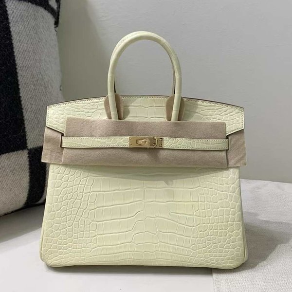 Hermès Birkin 25 Crocodile Pale Lemon x Gold Hardware