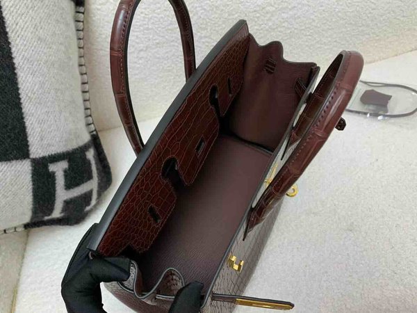 Hermès Birkin 30 Matte Porosus Crocodile Rouge Sellier x Gold Hardware