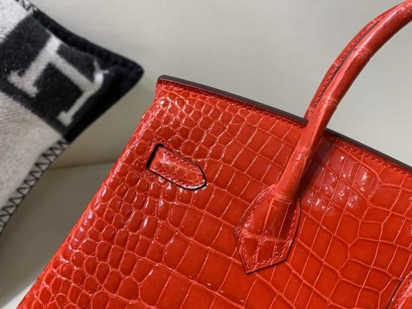 Hermès Birkin 25 Shiny Porosus Crocodile Ferrari Red x Gold Hardware