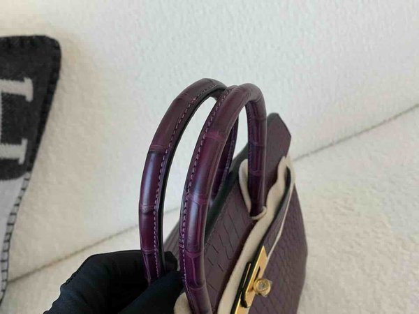 Hermès Birkin 30 Matte Porosus Crocodile Amethyst x Gold Hardware