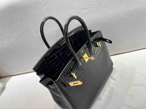 Hermès Birkin 25 Shiny Porosus Crocodile Noir x Gold Hardware