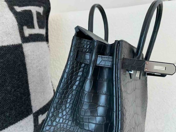 Hermès Birkin 30 Matte Alligator Mississippiensis Noir x Palladium Hardware